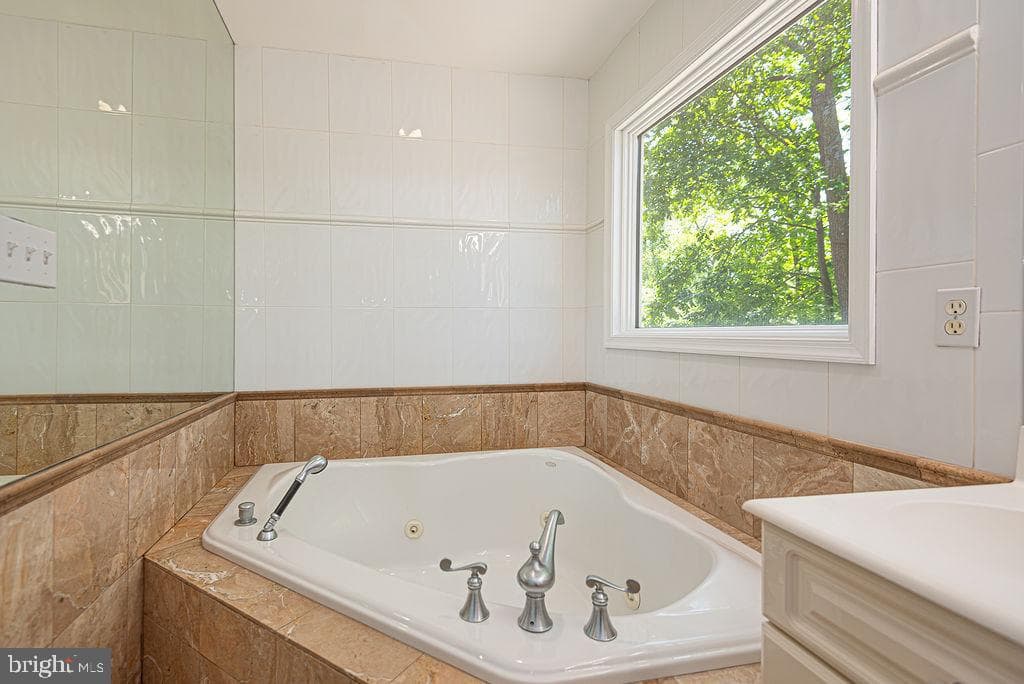 5686 N Nithsdale Drive photo 78