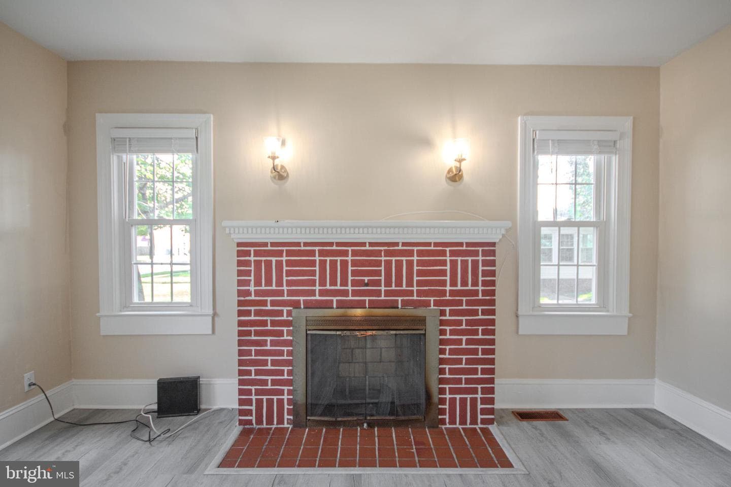 1112 E Main Street photo 8