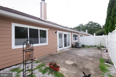 906 James Court photo 24