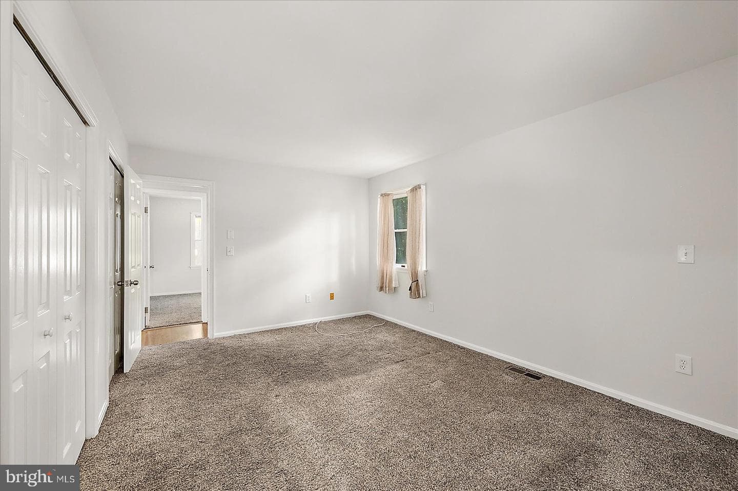 1305 Taney Avenue photo 38