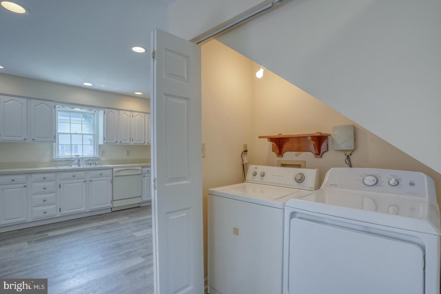 309 W London Avenue photo 11