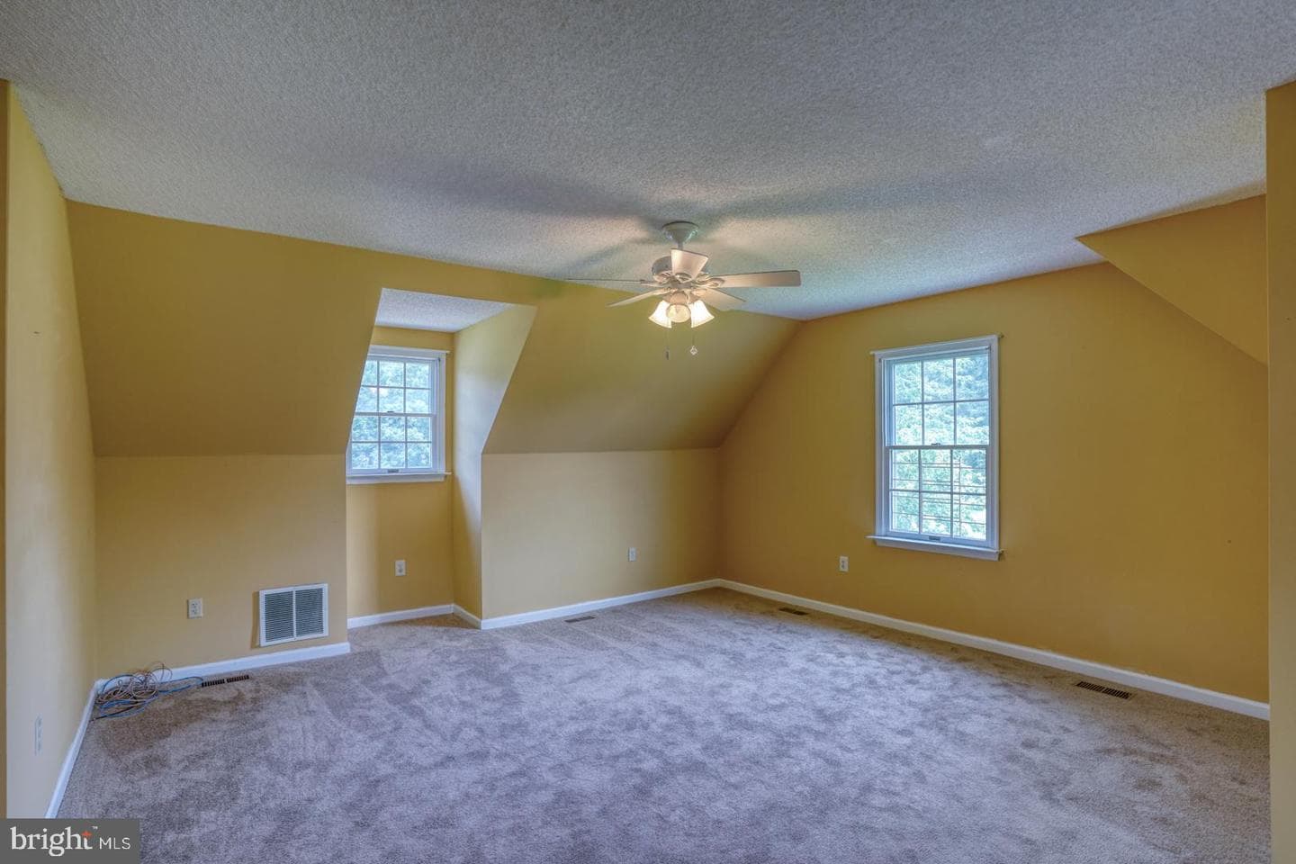 309 W London Avenue photo 33