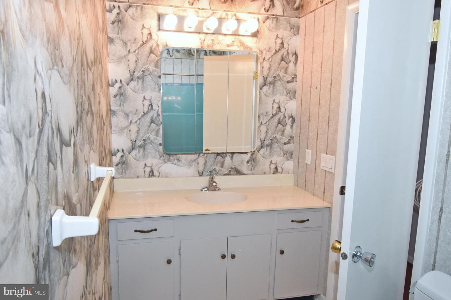 8248 Robin Hood Drive photo 24