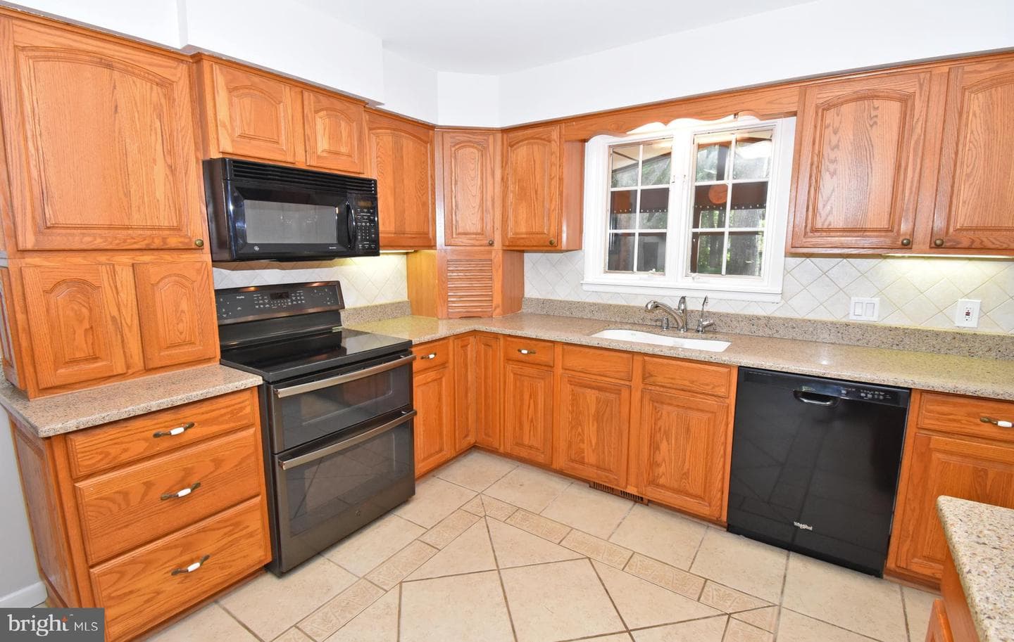 8248 Robin Hood Drive photo 9