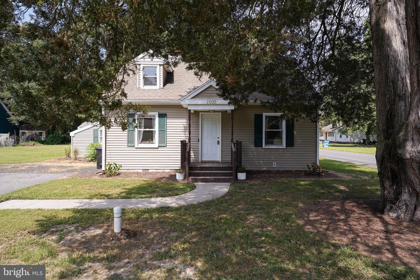 1500 Laurel Drive photo 2