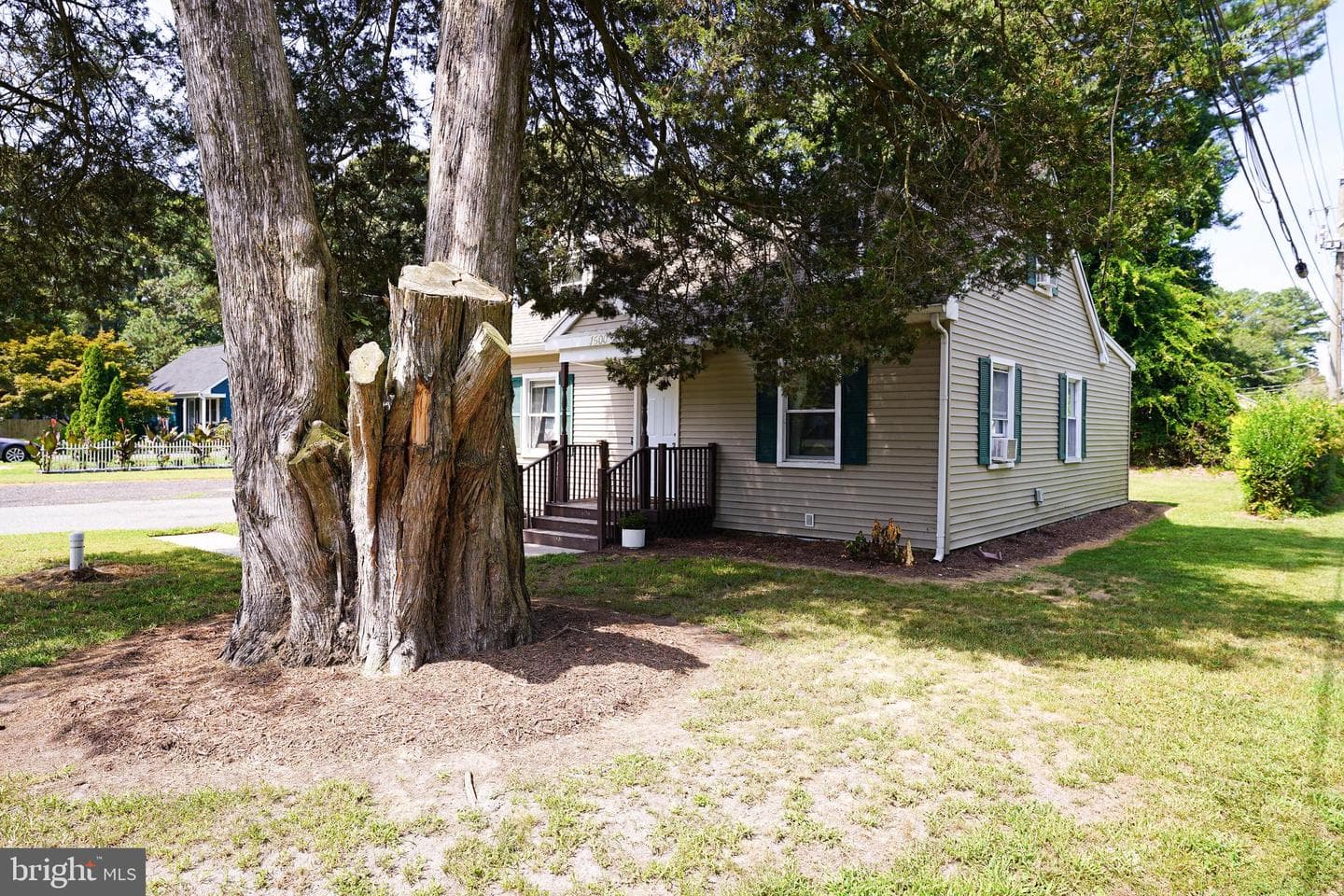 1500 Laurel Drive photo 3