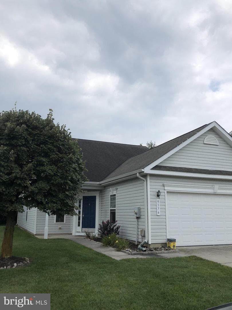 9176 Clubhouse Drive photo 3