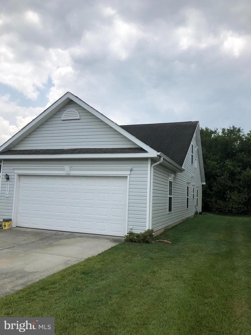 9176 Clubhouse Drive photo 4