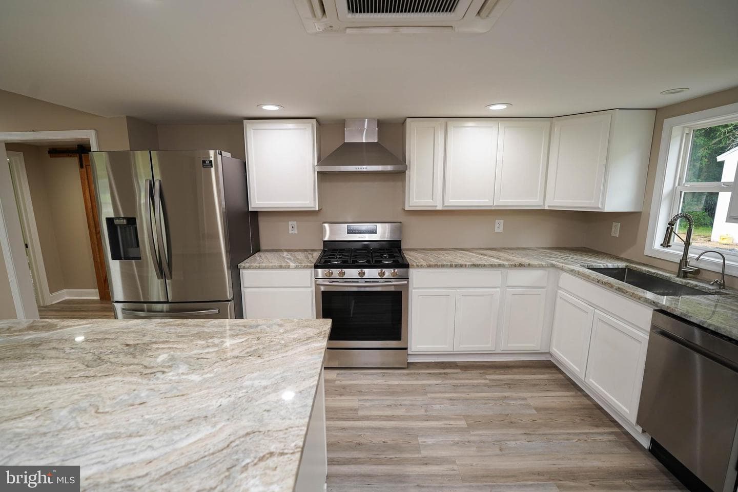 5025 Airport Road photo 8