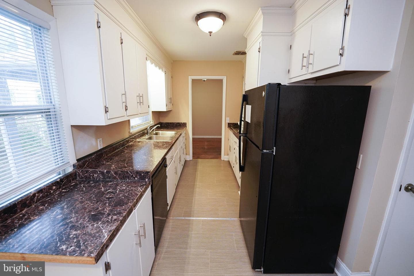 431 Monticello Avenue photo 10