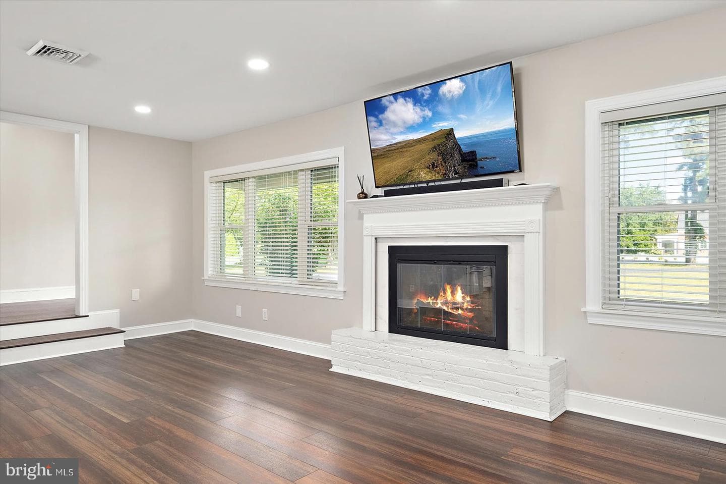 1105 Riverside Drive photo 11