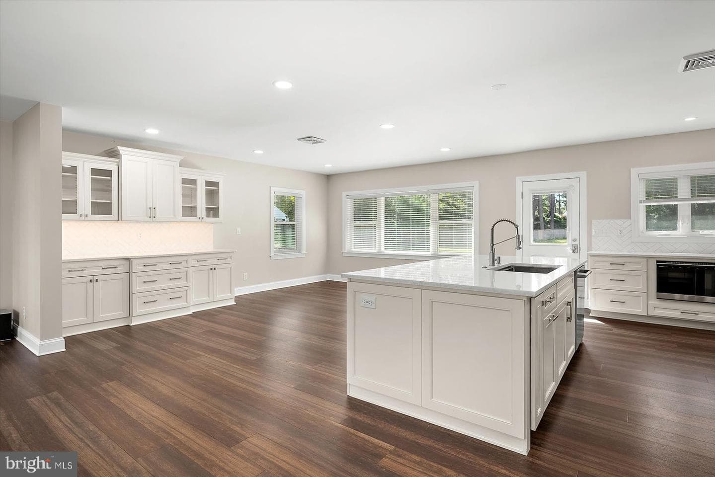 1105 Riverside Drive photo 14