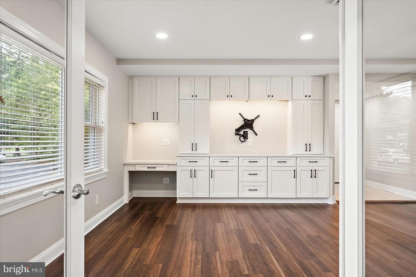 1105 Riverside Drive photo 23
