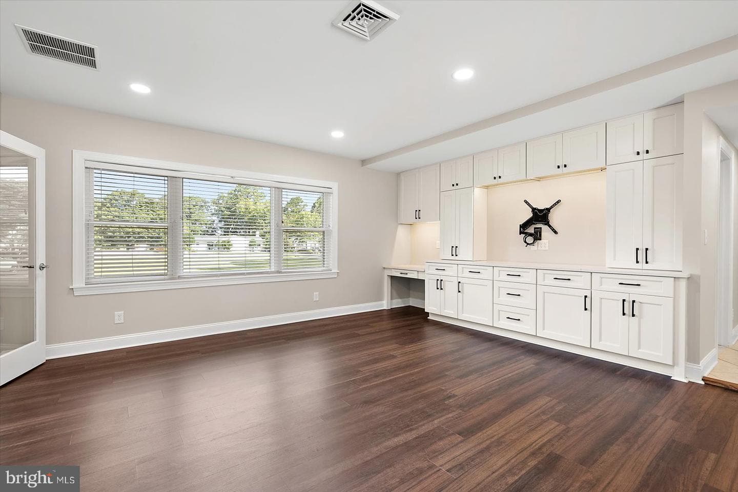 1105 Riverside Drive photo 28