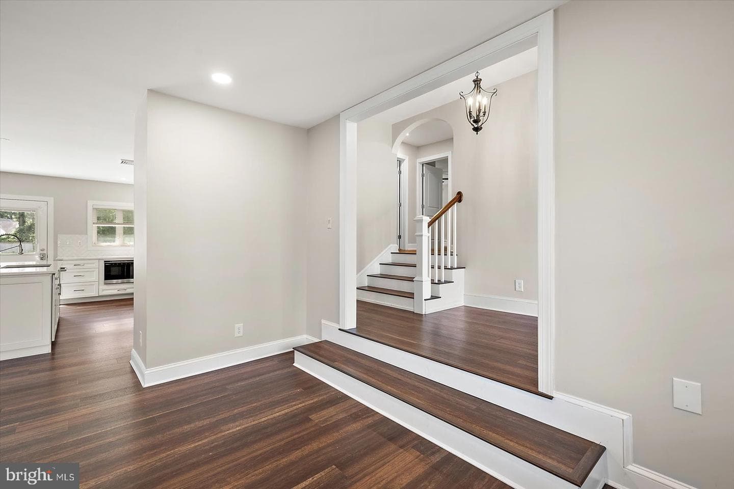 1105 Riverside Drive photo 32