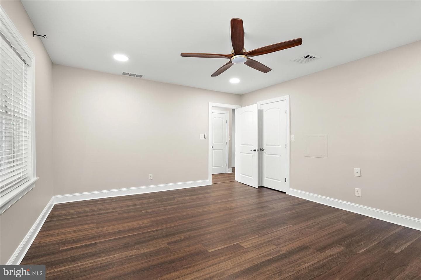 1105 Riverside Drive photo 37