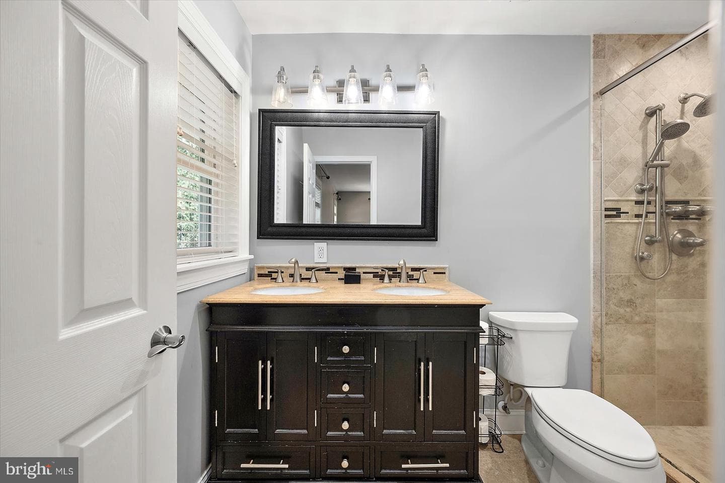 1105 Riverside Drive photo 44