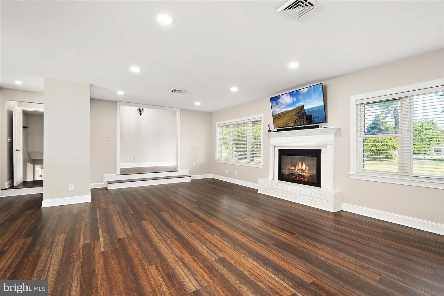 1105 Riverside Drive photo 9