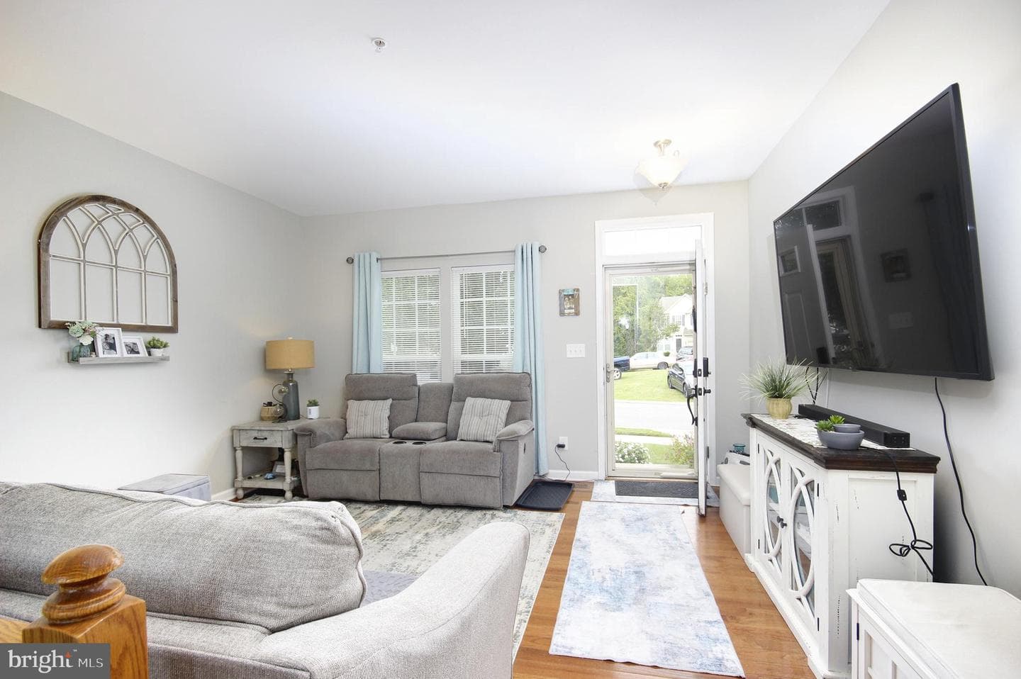 421 Stream Valley Court photo 3