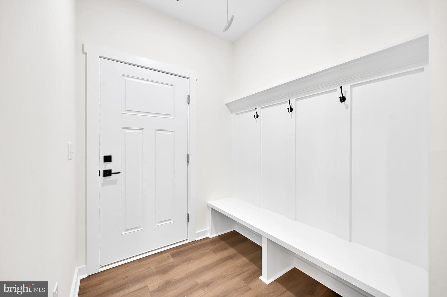 303 Viewfield Drive photo 6