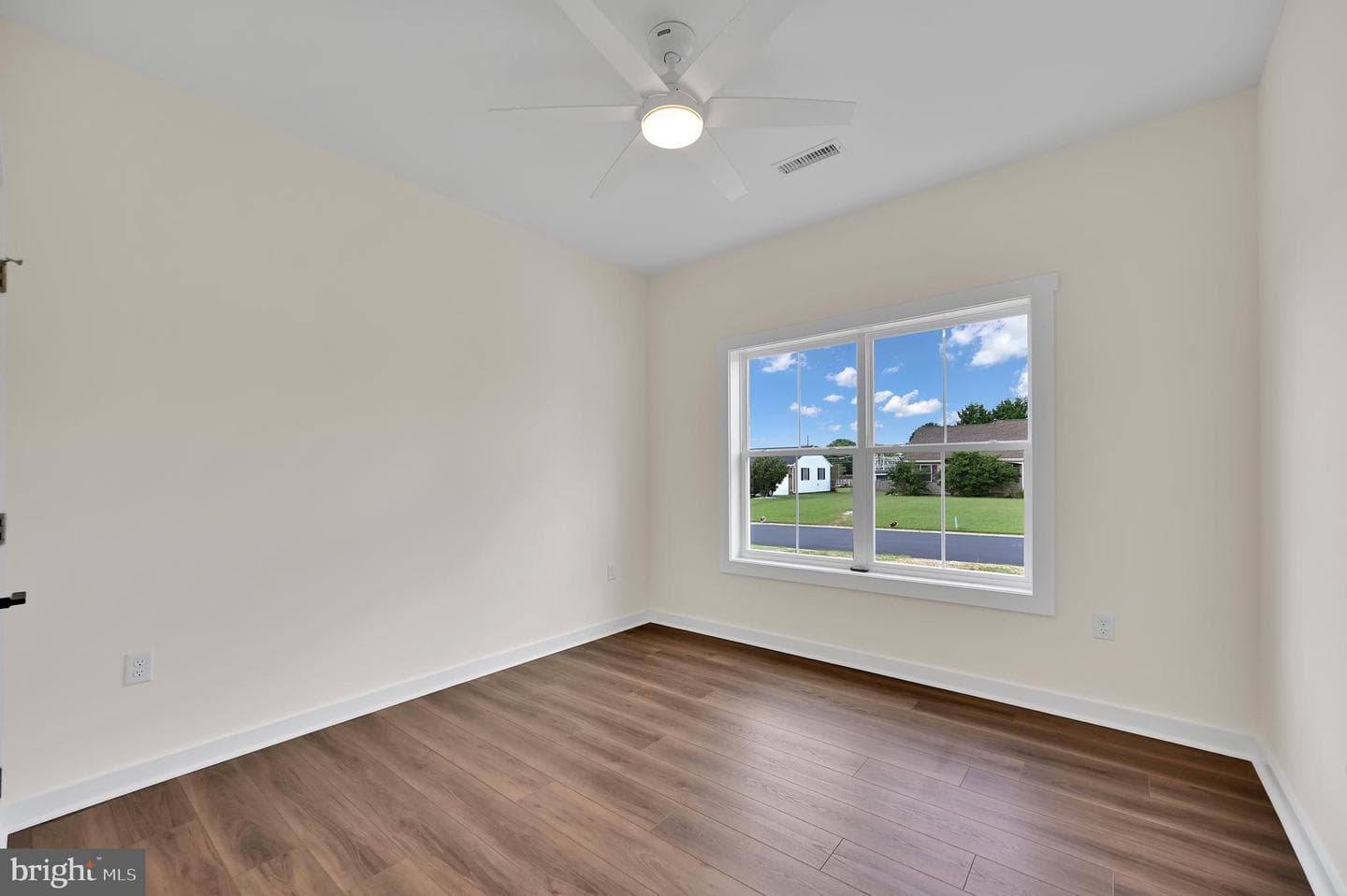303 Viewfield Drive photo 7