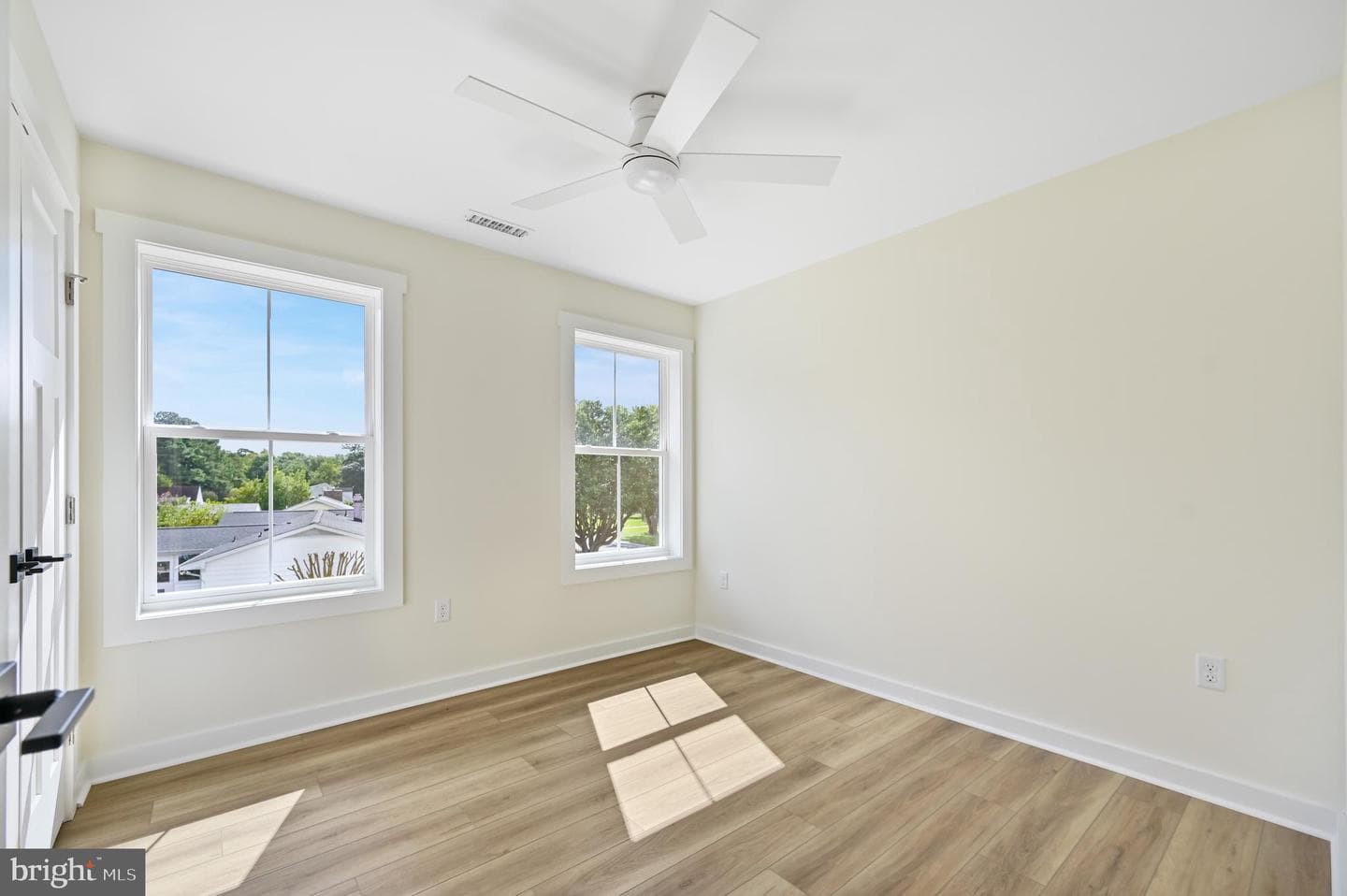 305 Viewfield Drive photo 11