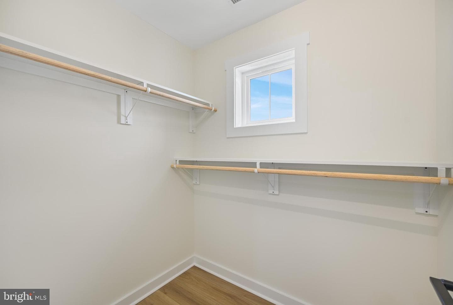 305 Viewfield Drive photo 17