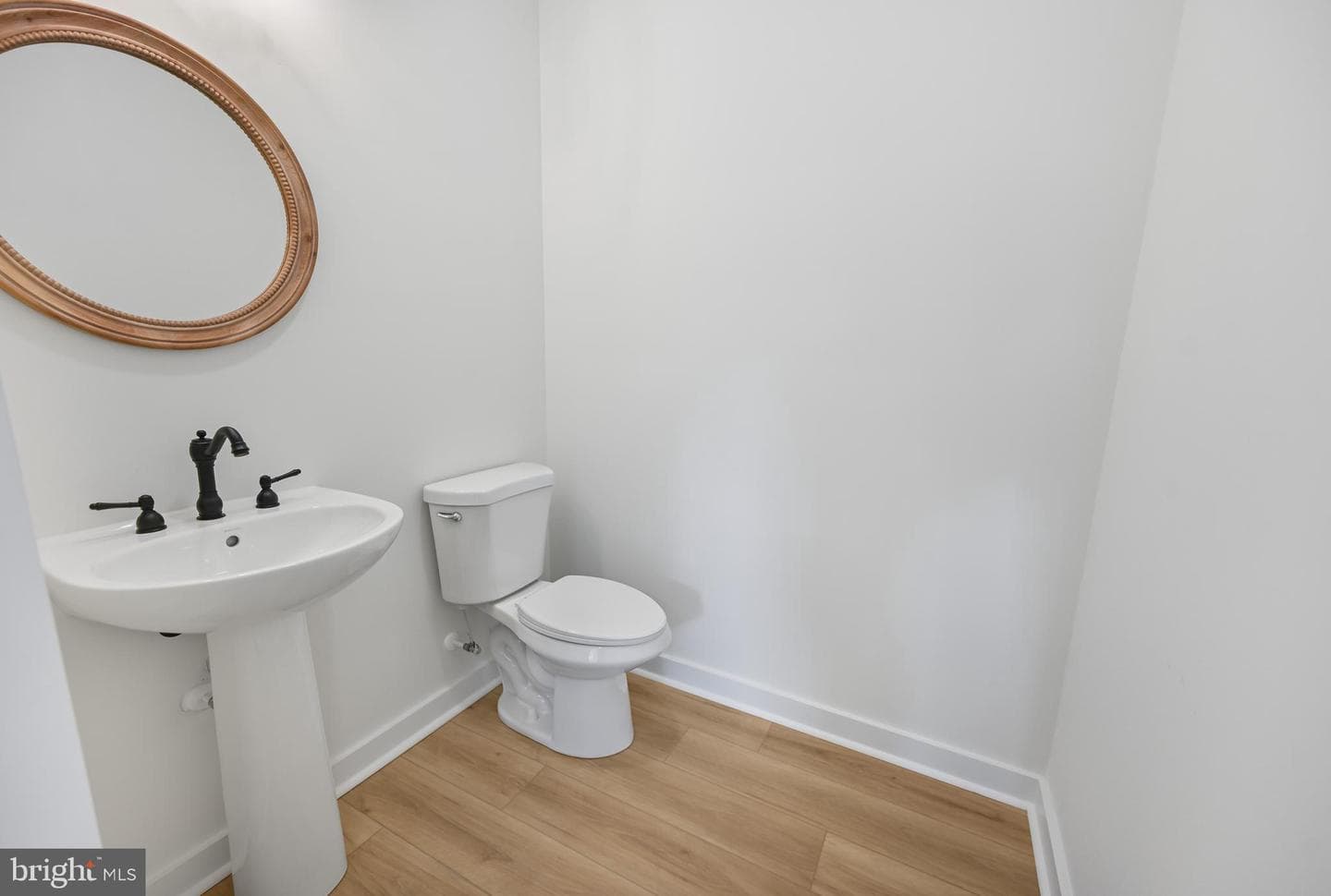 305 Viewfield Drive photo 7