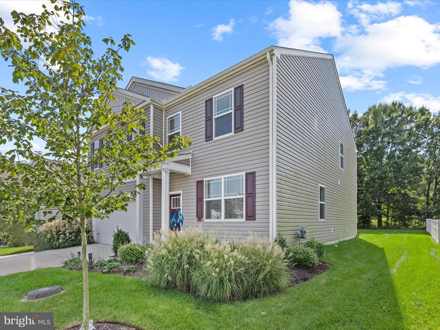424 Lena Lane photo 3