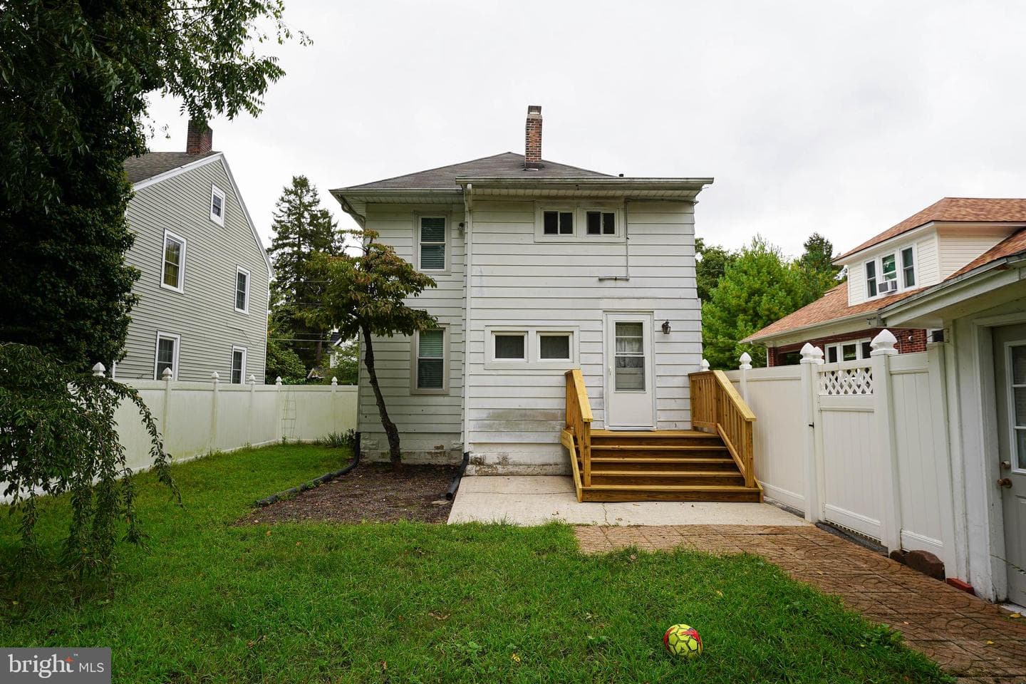 232 North Boulevard photo 2