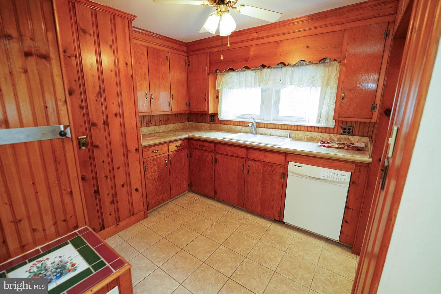232 North Boulevard photo 9