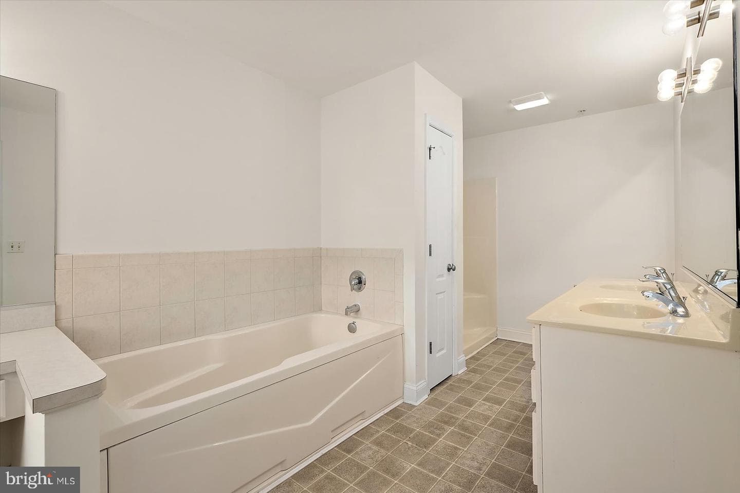1448 Hidden Meadow Lane photo 35