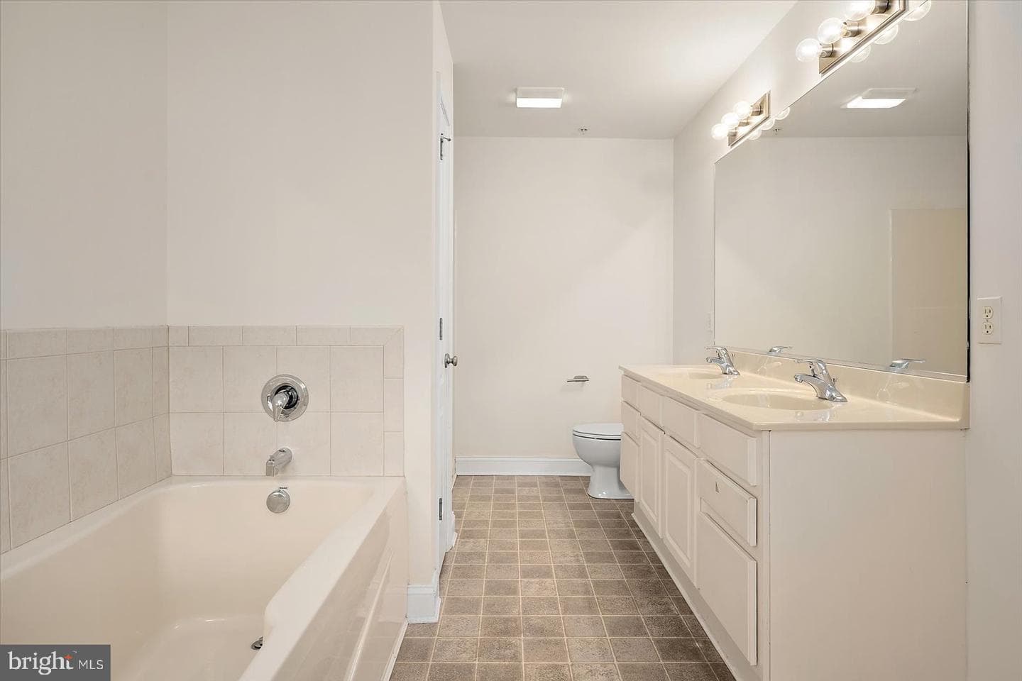 1448 Hidden Meadow Lane photo 36