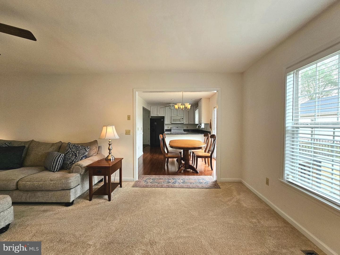 6136 Oxbridge Drive photo 4