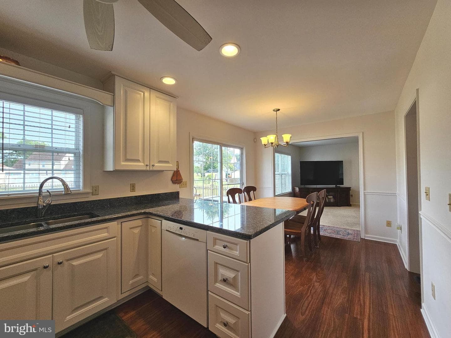 6136 Oxbridge Drive photo 6