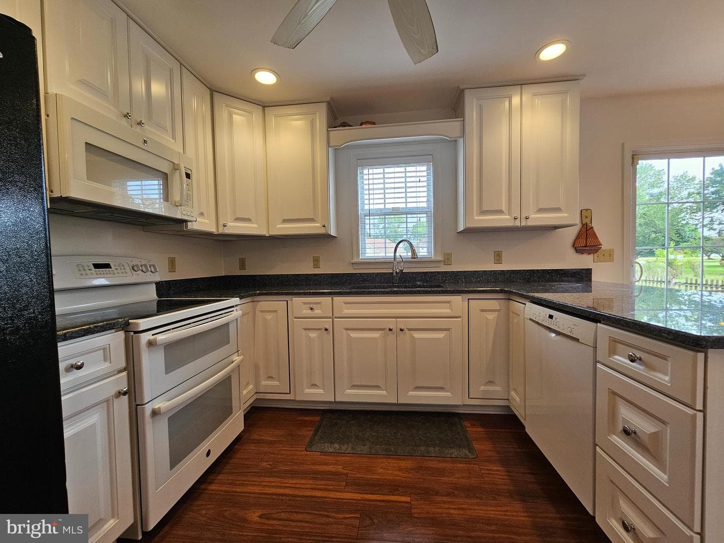 6136 Oxbridge Drive photo 8