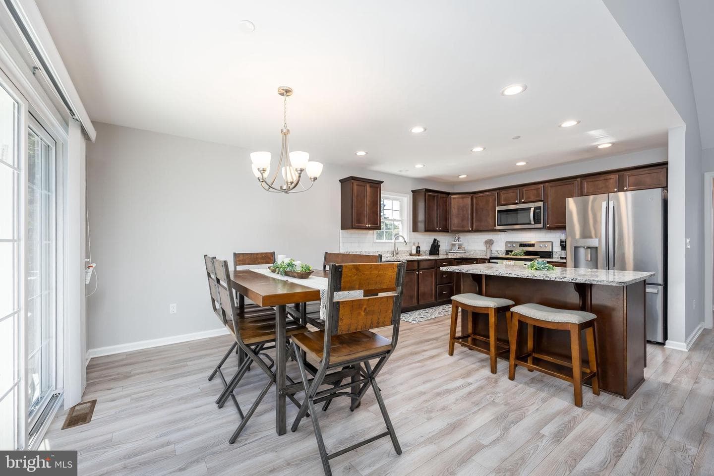 211 Moonglow Road photo 10
