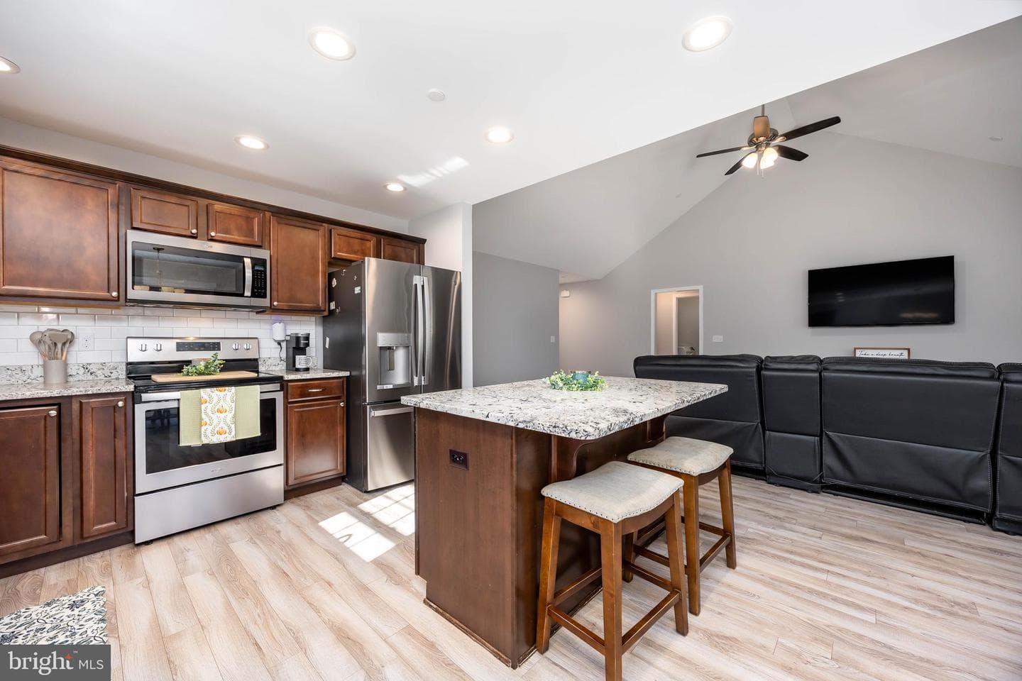211 Moonglow Road photo 13