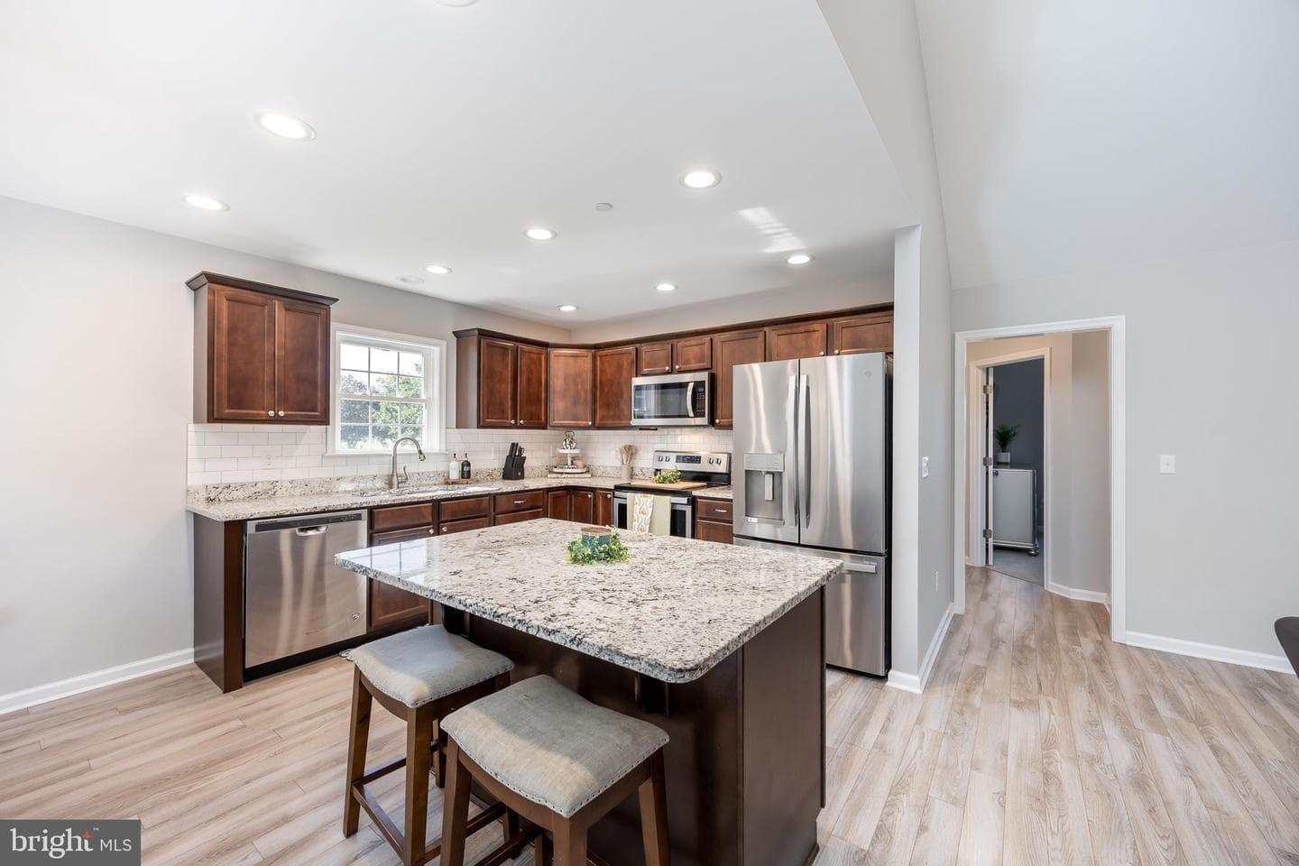 211 Moonglow Road photo 14
