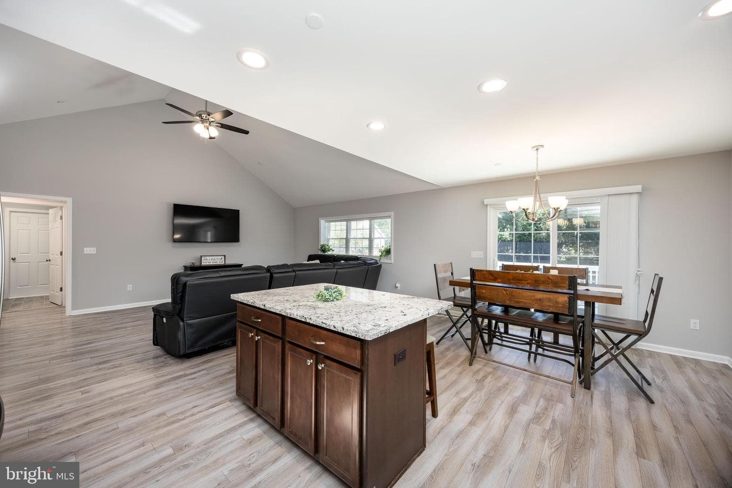 211 Moonglow Road photo 19