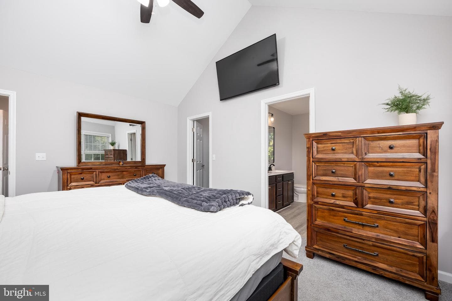 211 Moonglow Road photo 23