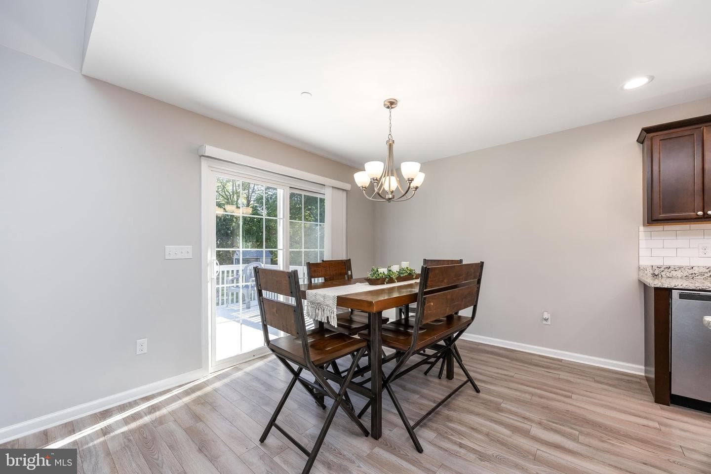 211 Moonglow Road photo 9