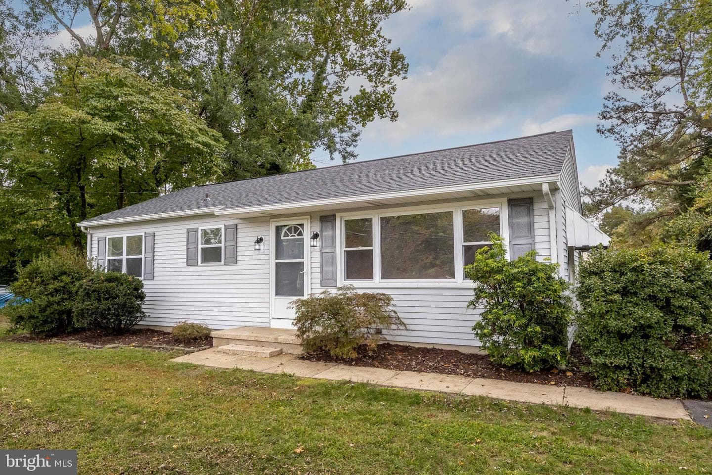 104 Coulbourn Drive photo 2