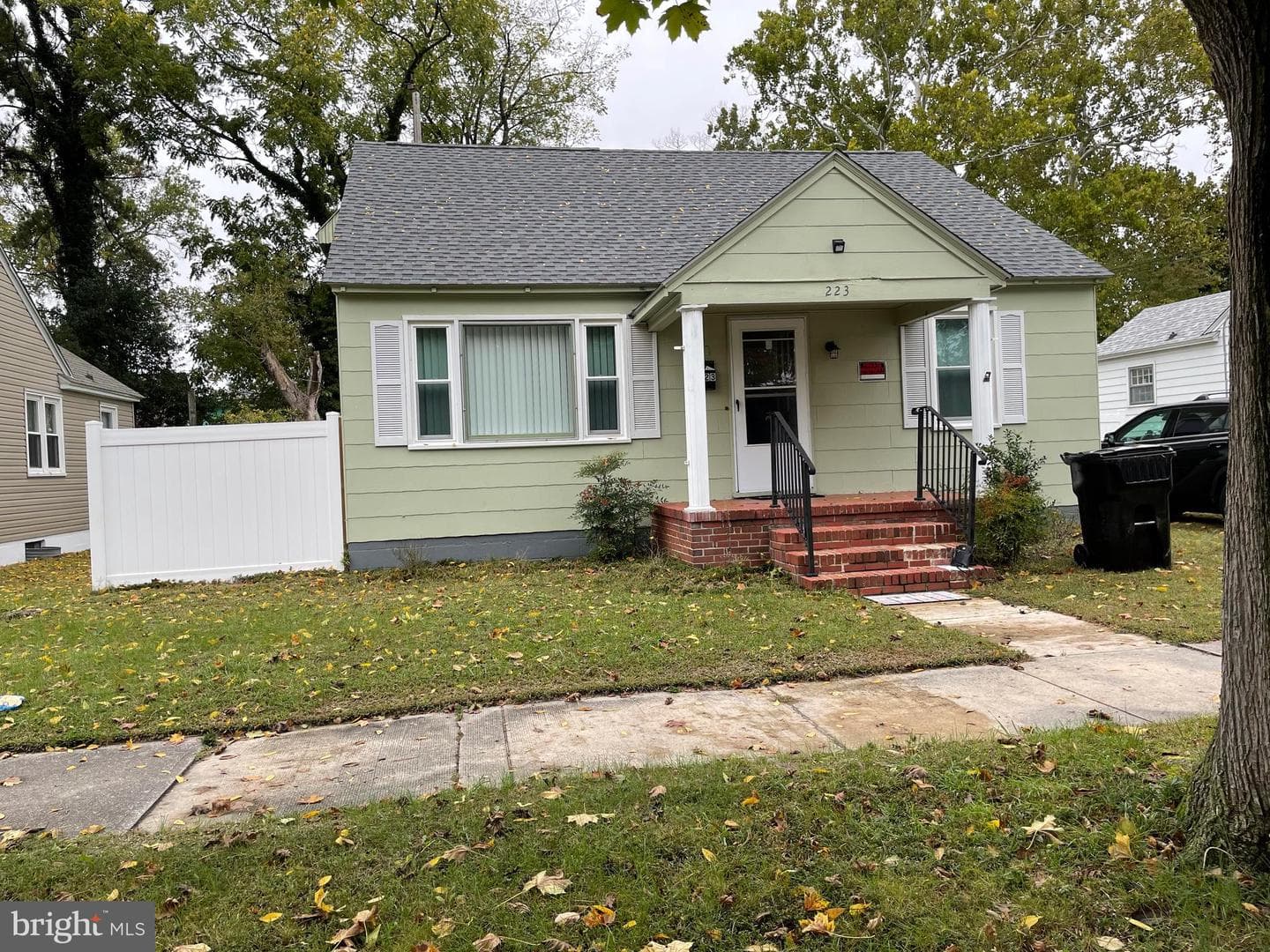 223 North Boulevard photo 24