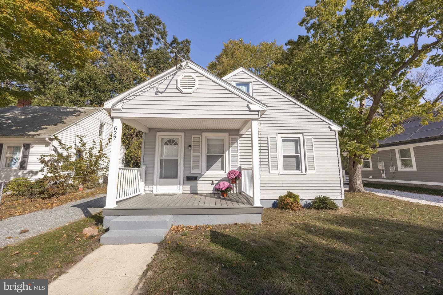 627 Liberty Street photo 1