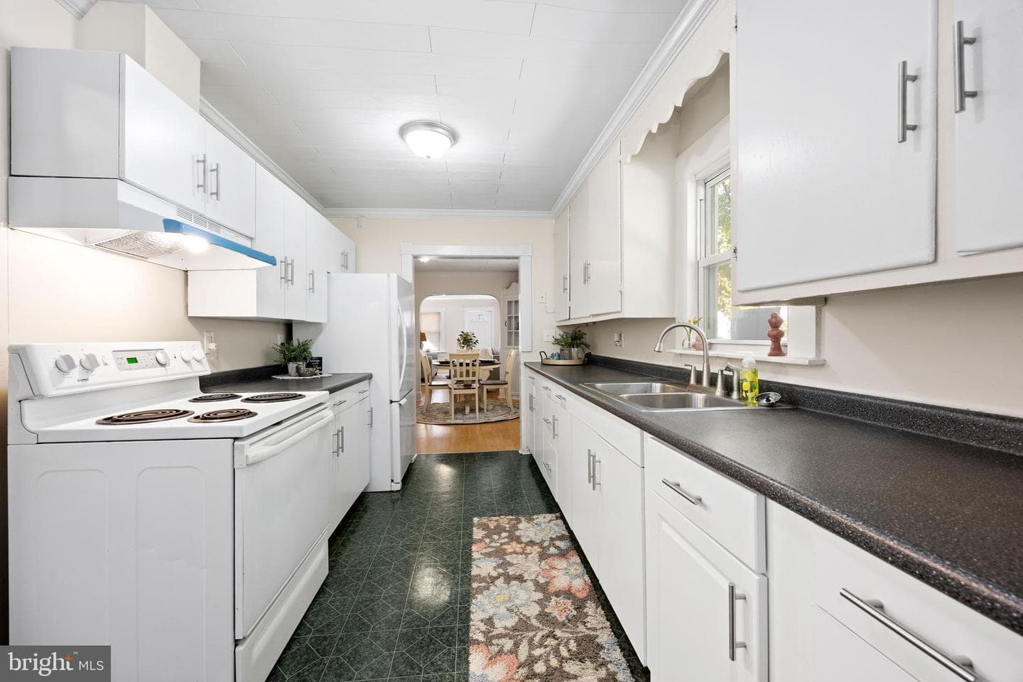 627 Liberty Street photo 16