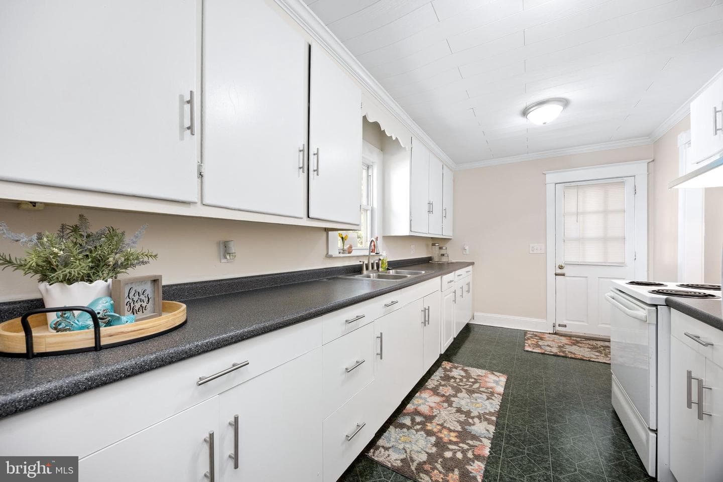 627 Liberty Street photo 20