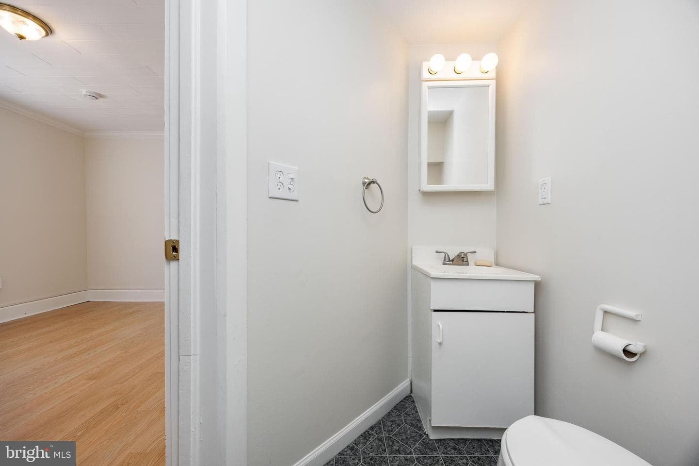 627 Liberty Street photo 35
