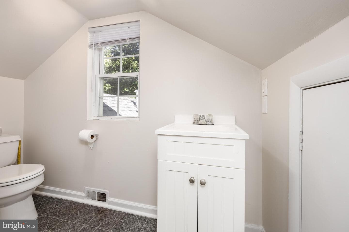 627 Liberty Street photo 42