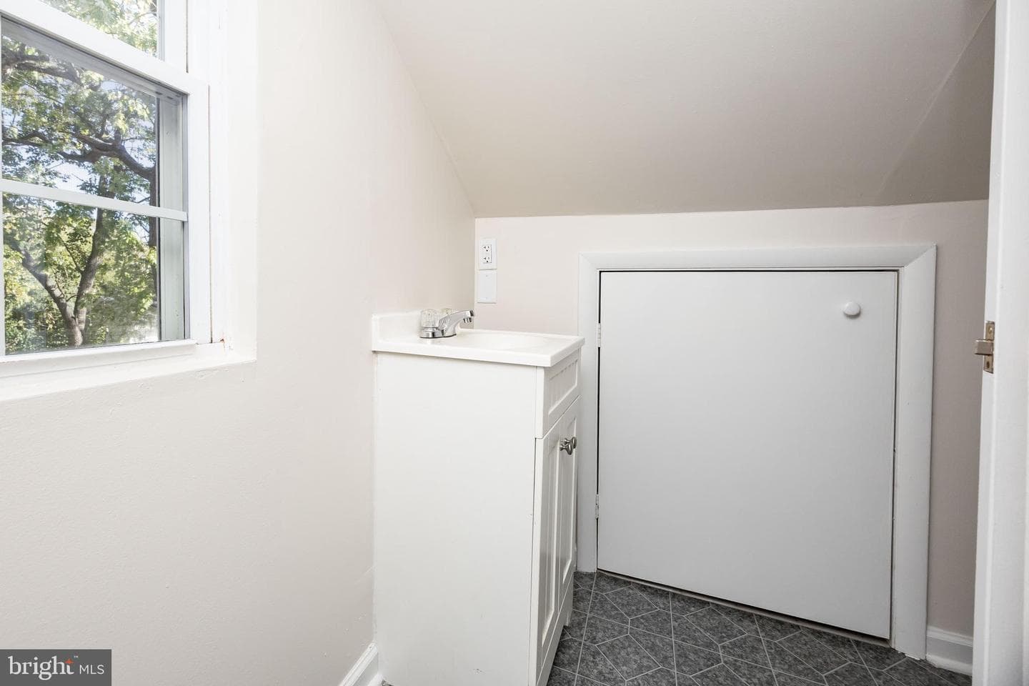 627 Liberty Street photo 43